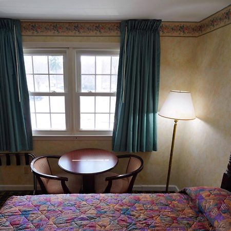 Pilgrim Inn Lee City Luaran gambar