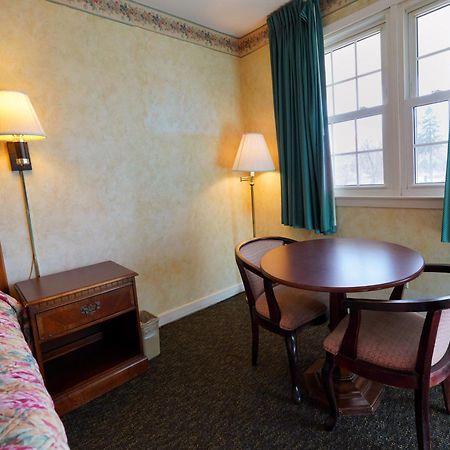Pilgrim Inn Lee City Luaran gambar