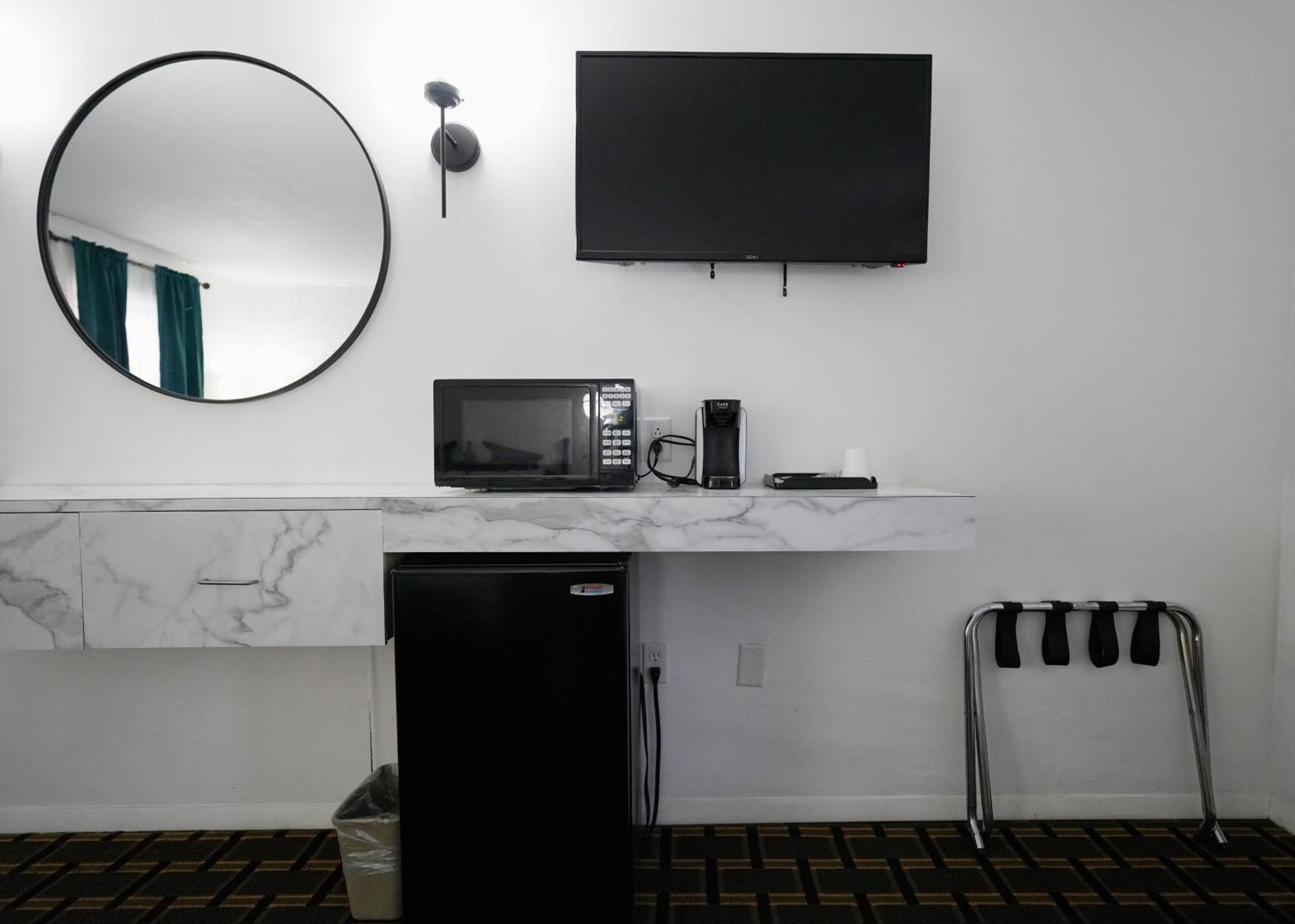 Pilgrim Inn Lee City Luaran gambar